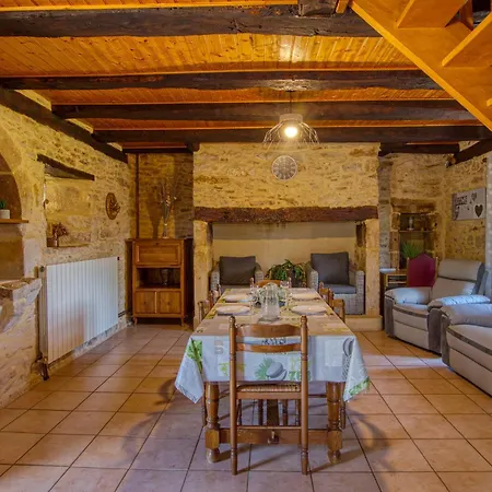 Les Pierres Chaudes Casa vacanze